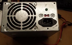 Dell Vostro 200 220 230 Netzteil HP-P3017F3P D300P00L 300W RW3R8 0YX445 #7007 - Bild 1 von 1