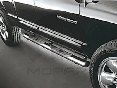 Accesorios Mopar 82209624AE peldaños laterales tubulares 2002-08 Dodge Ram 1500 2002-09 D Foto 1 de 2