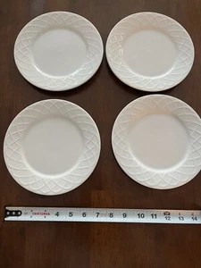 Set Of 4 ONEIDA SALAD PLATES PICNIC 7 1/2" WHITE Very Nice - Picture 1 of 7