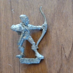GW: Vintage Metal Warhammer Fantasy Miniature MM82-SE04 - ELF DEL MARE - Foto 1 di 1