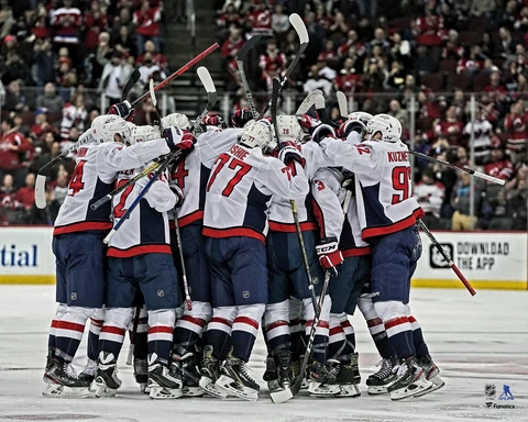 Alex Ovechkin Washington Capitals 700th Goal Team Celebration 16" x 20" Photo Cover