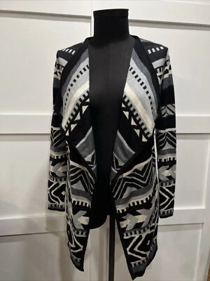 Suéter SMARTWOOL Mujer Camp House Envolvente Cortina Negro Geométrico Mediano Foto 1 de 4