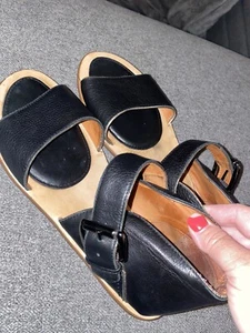 Kenneth cole leather black sandels buckle womens size 10 flat summer - Picture 1 of 9