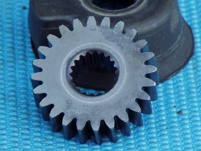 74-78 Honda CB550 K & F primary drive gear 24t - Image 1 of 4