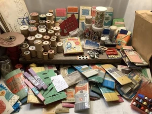 Lote de 1584🌟NOCIONES DE COSTURA de colección carretes de madera cintas sesgadas cuentas bobinas más #1 - Imagen 1 de 17