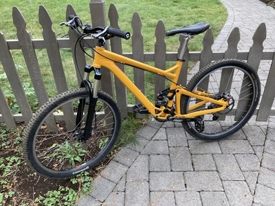 2005 Giant Trance 4 Full-Suspension Mountain Bike - Image 1 of 4