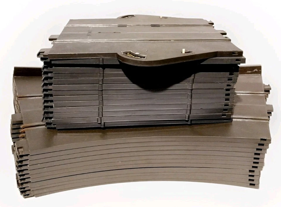 LOT 25 OF 1967 ELDON  1/24 SCALE PROFESSIONALS SLOT CAR TRACK STRAIGHT & CURVE - Image 1 of 4