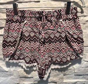 Usado en Excelente Condición Para Niñas AEROPOSTALE Cordón Cintura Bordado Dobladillo Pantalones Cortos Negro Rosa XS - Imagen 1 de 6