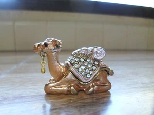 Small Pink Gilt & Enamel Camel Trinket box NIB - Picture 1 of 5