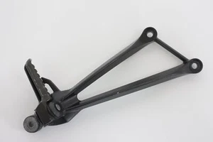 2010 KAWASAKI NINJA ZX 10R REAR RIGHT SIDE FOOTREST PEG HANGER - Picture 1 of 6
