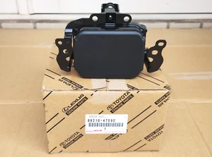 Toyota Lexus Genuine Radar Cruise Control Distance Sensor 88210-47090 Prius OEM - Bild 1 von 19