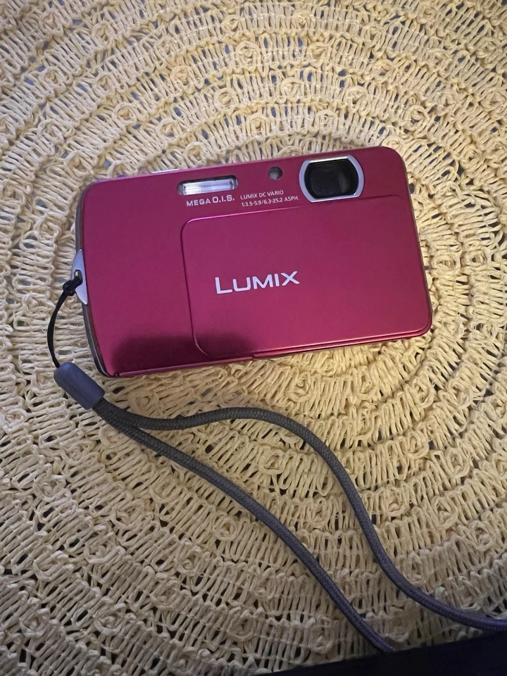 Panasonic LUMIX DMC-FP7 16.1MP Digital Camera - Red (Tested, Works, LCD Issue - Image 1 of 4