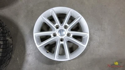 Dodge Journey 2016 llanta de 17" 17x6-1/2, 5 orejetas, 5" aluminio Foto 1 de 4