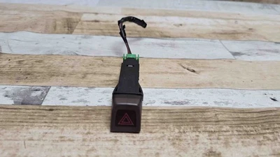 VOLVO V50 MW Hazard Button 30739296 2.00 Diesel 100kw 2008 32740761 - Image 1 of 4