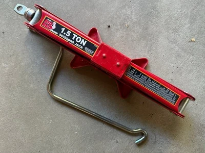 Torin BIG RED Steel Scissor Car Lift Jack T10152 1.5 Ton (3,000 lb) - Image 1 of 4