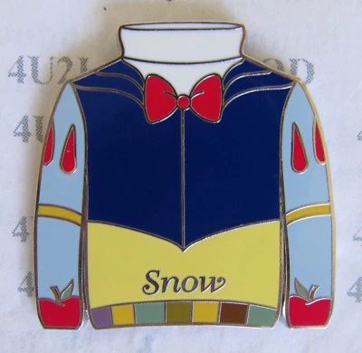 SNOW WHITE UGLY CHRISTMAS SWEATER  Disney Holiday Mystery Pin NEW LR  No Flaws - Image 1 of 2