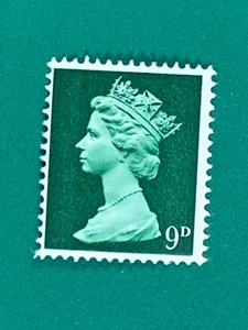 UK Postage Queen Elizabeth II 9 D Penny Green Single Stamp Unused - Bild 1 von 3