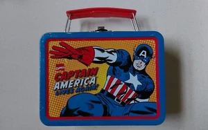 Mini lonchera Marvel Comics Carry All Tin Capitán América vive de nuevo - Imagen 1 de 11