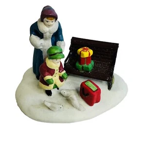 Lemax Village Porcelain Feeding Birds 1995 Pigeons Presents Park Bench Christmas - Picture 1 of 8