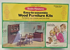 Vintage Realife Miniatures Puppenhaus Möbelset Heritage Esszimmer #190 versiegelt - Bild 1 von 12