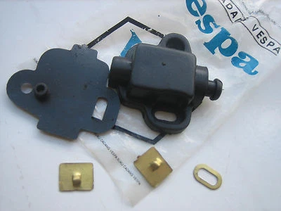 Interruptor de luz de pedal de freno trasero Piaggio VESPA 150 VBB VBC VLB SUPER GT 125 Rally Foto 1 de 3