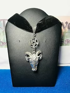 3D Rams Head & Pentagram on a Black Velvet Choker ~ ONLY £7.95 ~ + FREE UK Post - Picture 1 of 5