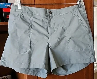 Columbia Utility Shorts Women's Size 16 Inseam 4" Light Green Shorts - Image 1 of 4