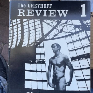 The Greyhuff Review 1 Gay Maschio Beefcake Muscolo Uomo Arte Foto Copertina Morbida LGBTQ - Foto 1 di 18