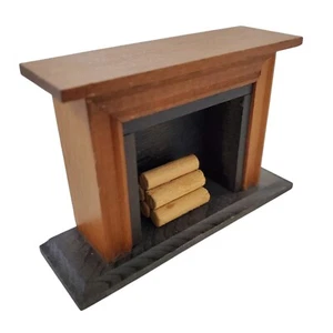 Dollhouse Miniature Shackman Wood Fireplace with Logs - 1:12 Vintage Japan - Picture 1 of 8