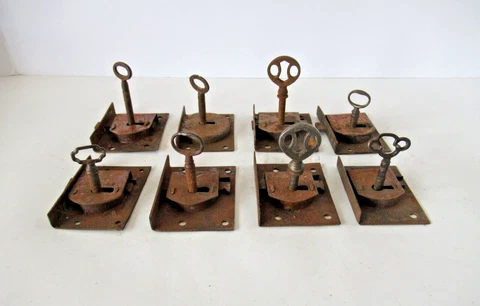 Lot Vintage / Antique mostly brass door locks 8 Mortise Locks assorted with keys Cover