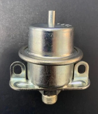  SMP PR69 NEW Fuel Injection Pressure Regulator - Image 1 of 4