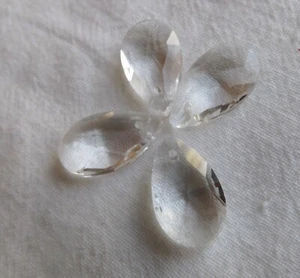 15 Pezzi Goccia a Strappo, Piombo Sfaccettato Cristallo Prisma 1 1/8" L x 3/4" con Acchiappasole Gioielli - Foto 1 di 5