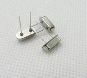 100pcs 17.734MHz HC-49S Crystal Oscillator Passive Quartz Resonator - Picture 1 of 4