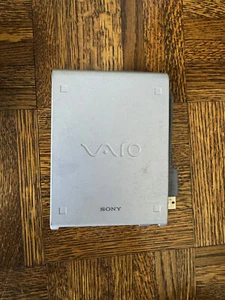 Sony VAIO PCGA-UFD1 3.5 Inch Floppy Disk External USB Drive for Laptop and PC - Afbeelding 1 van 3