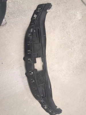 2012-2014 Chrysler 300 Upper Front Cover Support Dmr - Image 1 of 3