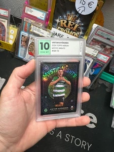 2024 TOPPS MERLIN VIKTOR GYOKERES NOTTI MISTICHE #MN-18 GEMMA MT 10 - Foto 1 di 2