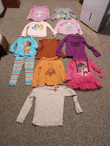 Girls Disney Characters Animals Long Sleeve T-Shirt Size 4/5 - Picture 1 of 1