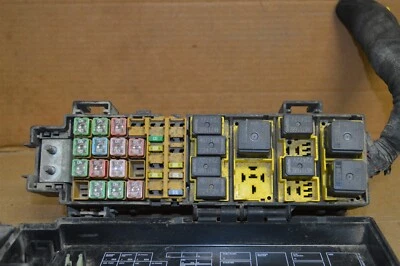 00-05 Jeep Liberty Fuse Box Junction OEM 56047664AD Module 653-19d4 - Imagem 1 de 4