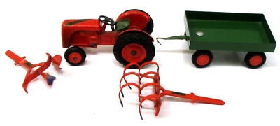 1950's Tekno FERGUSON TRAKTOR TRACTOR & 3 Accessory Pieces Denmark diecast & tin - Image 1 of 4