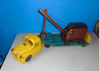 VINTAGE BIG STRUCTO SEMI TRUCK, TRAILER, STEAM SHOVEL SET 1950'S - Image 1 of 4