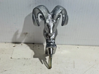 Nuevo de Lote Antiguo Mopar Años 80 Dodge Ram Cabeza Capó Ornamento - Camión 426020 19030 Foto 1 de 4