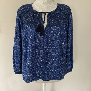 NEU MIT ETIKETT LUCKY BRAND BLAU GEBLÜMT GESMOKTES BAUERNTOP MIT QUASTE ZUM BINDEN SMALL Boho - Bild 1 von 8