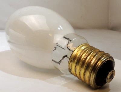 SYLVANIA Metalarc Metal Halide Lamp, 175W, Clear, ED28 Mogul Base, pn ED28 - Image 1 of 4