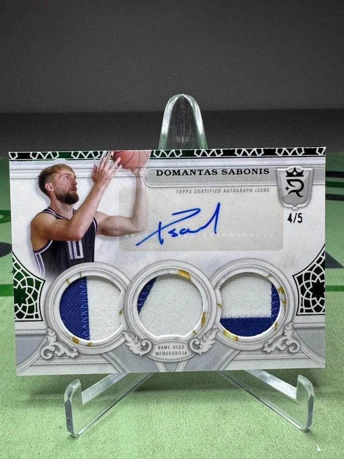 2023-24 Topps Royalty Superior Juego Camisetas Usadas AUTO/5 - Sacramento Kings Foto 1 de 2