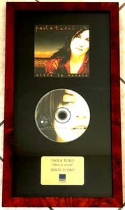 Paola Turci Gemälde mit WEA-Schild für Preis Goldene Scheibe JENSEITS DER WOLKEN 1997 - Bild 1 von 3