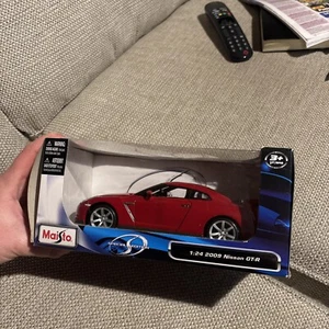 Nissan GT-R 2009 1:24 Diecast Model Car - Unopened! - Picture 1 of 4