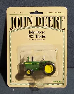 ERTL - Trattore John Deer 5020 - Metallo pressofuso - Scala 1/64 - MOC - Foto 1 di 2