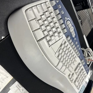 Microsoft Natural Multimedia Keyboard Ergonomic Comfort 1.0A Wired PS/2 - Picture 1 of 3