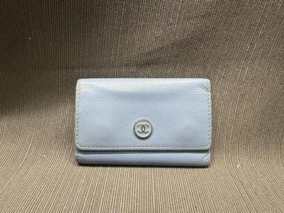 (USADO) - Llavero Chanel - Azul - Hecho en Italia - *ENVÍO RÁPIDO* Foto 1 de 4