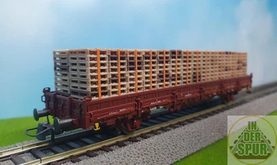 IN DER SPUR Spur H0 Palettenstapel Paletten Ladegut Transport Ks-Wagen Verladung Güterwagen